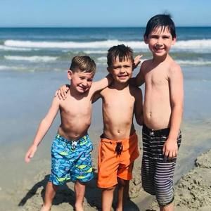 Meet your Posher, Lora